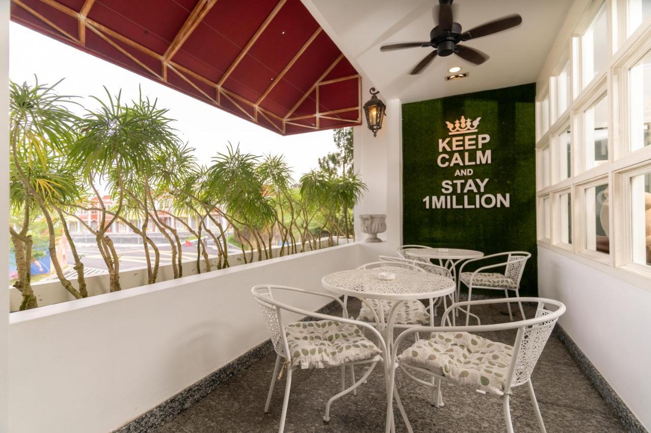 1 Million 2* Johor Bahru